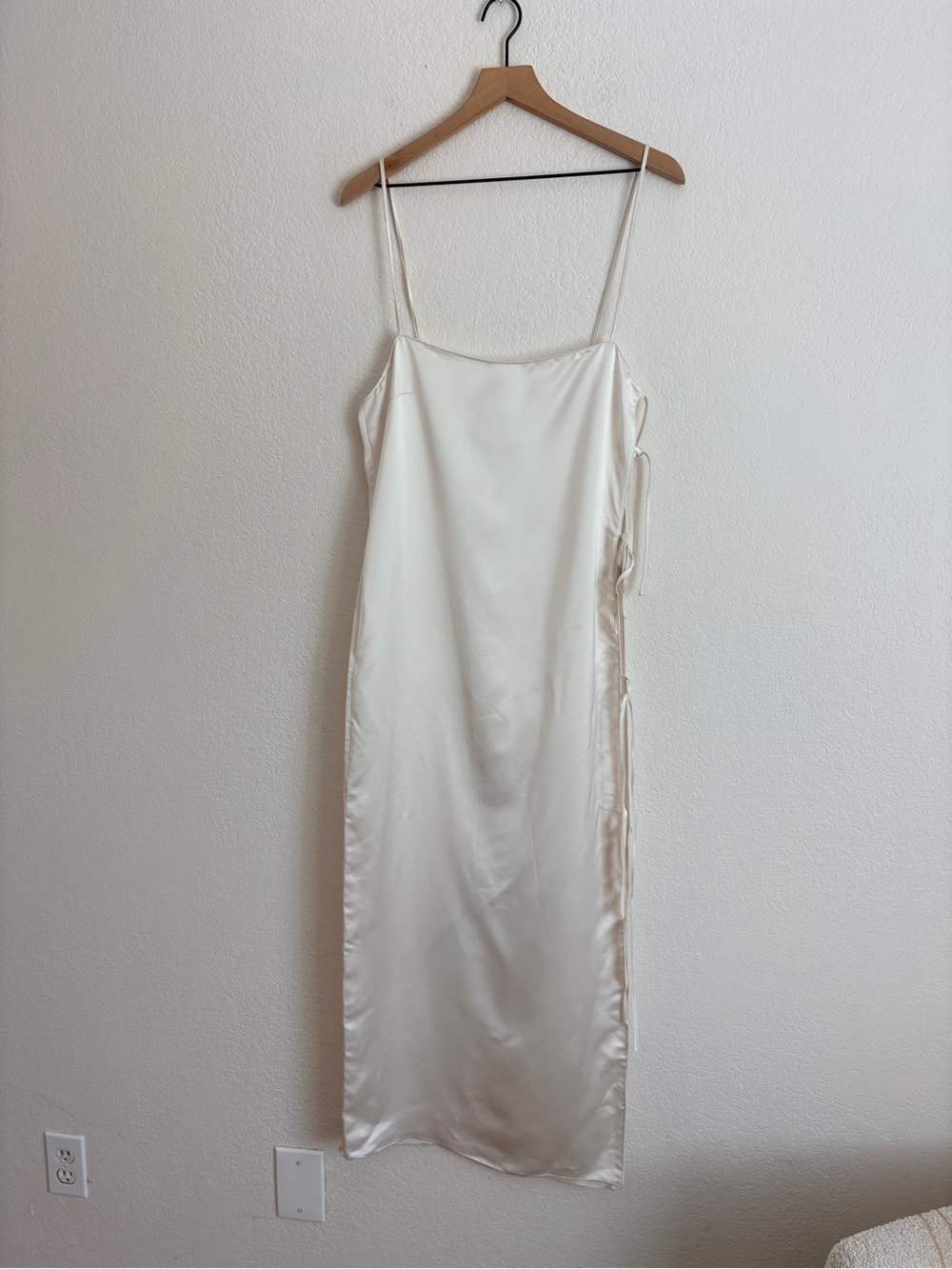 L’Academie Sleek White Tie-Side Maxi Dress - Picture 12 of 13
